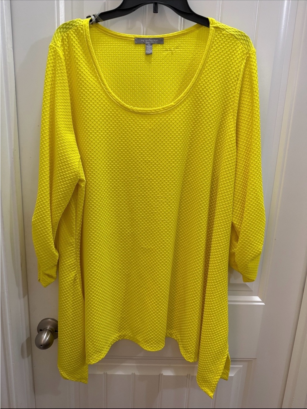 NY Collection Yellow Textured Scoop Neck Tunic. 2x